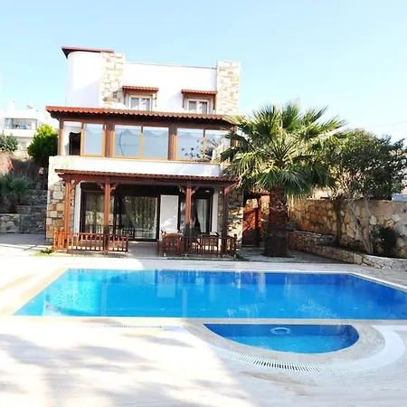 Sleeps 9 With Pool And Air Con * Ortakent