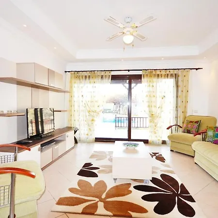 Villa Sleeps 9 With Pool And Air Con