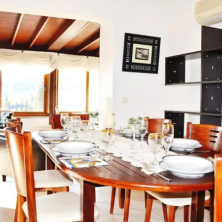 Sleeps 9 With Pool And Air Con Villa *